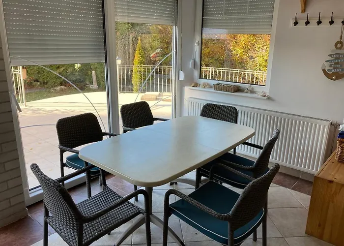 Sunhouse, Balatonvilágos